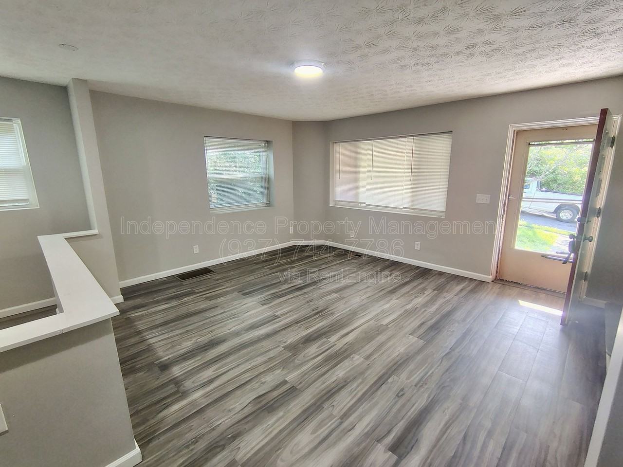 2166 Clara St - Photo 4 of 15