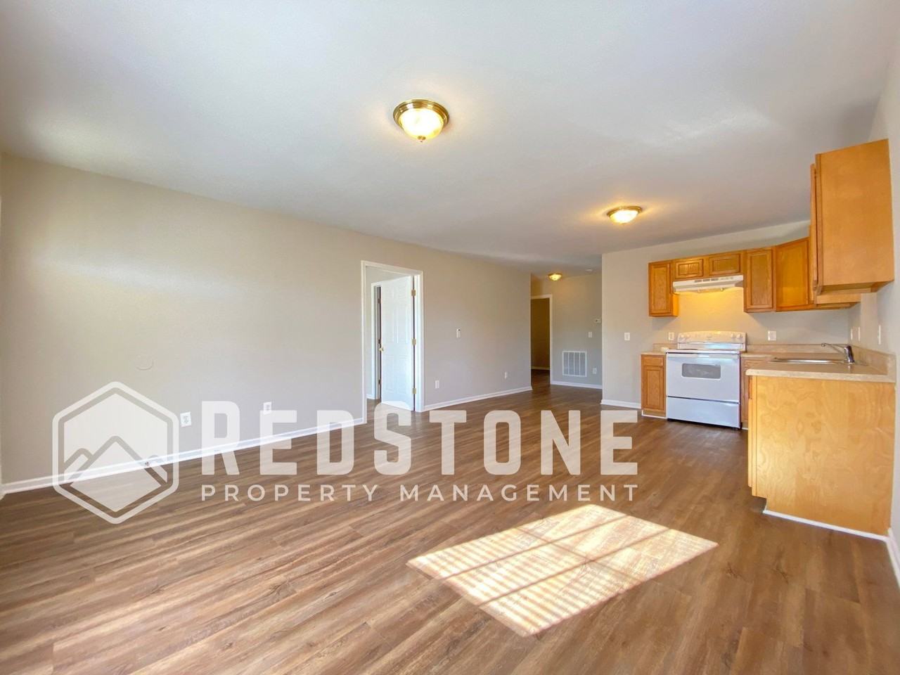 1104 Chandler Ave - Photo 3 of 18