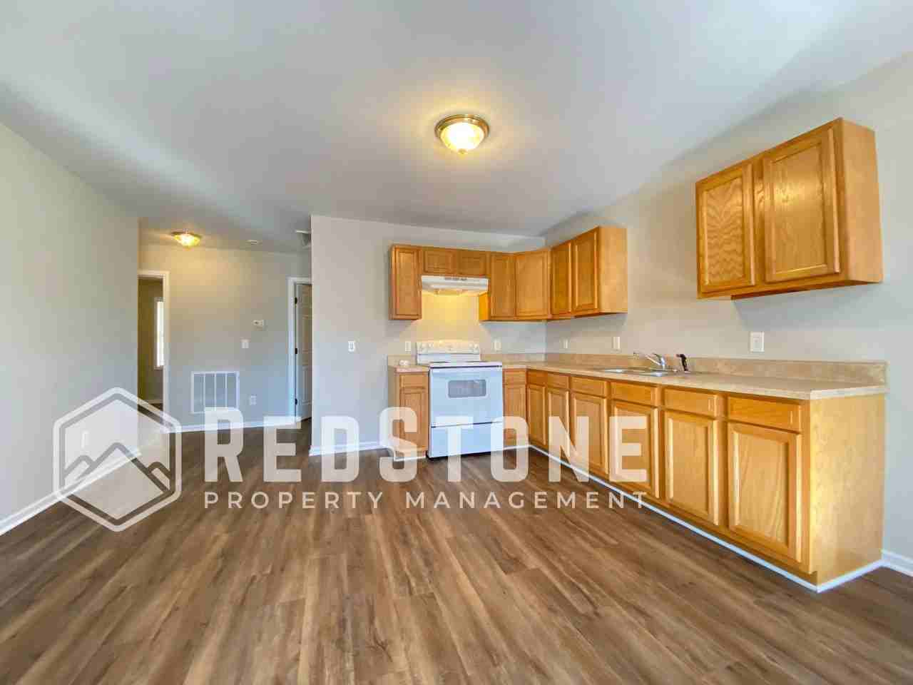 1104 Chandler Ave - Photo 5 of 18