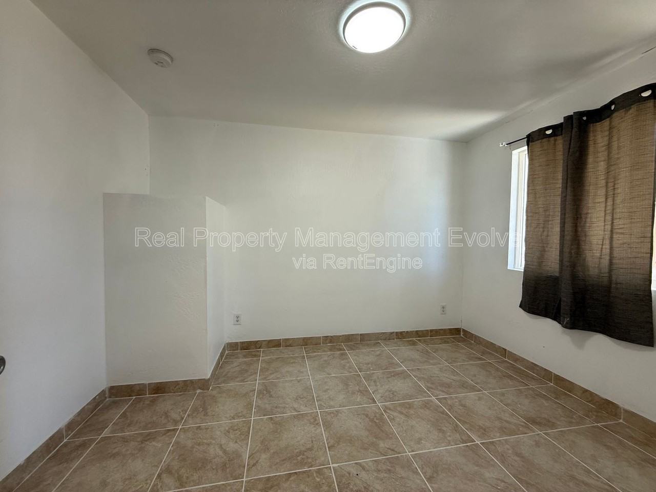 3223 W Madison St #3 - Photo 5 of 9
