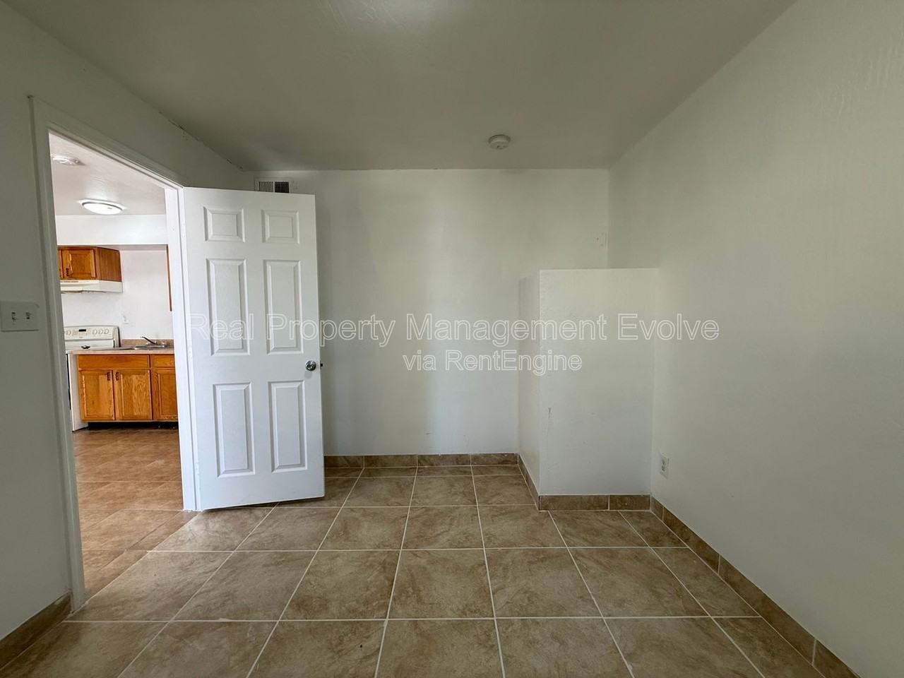 3223 W Madison St #3 - Photo 6 of 9