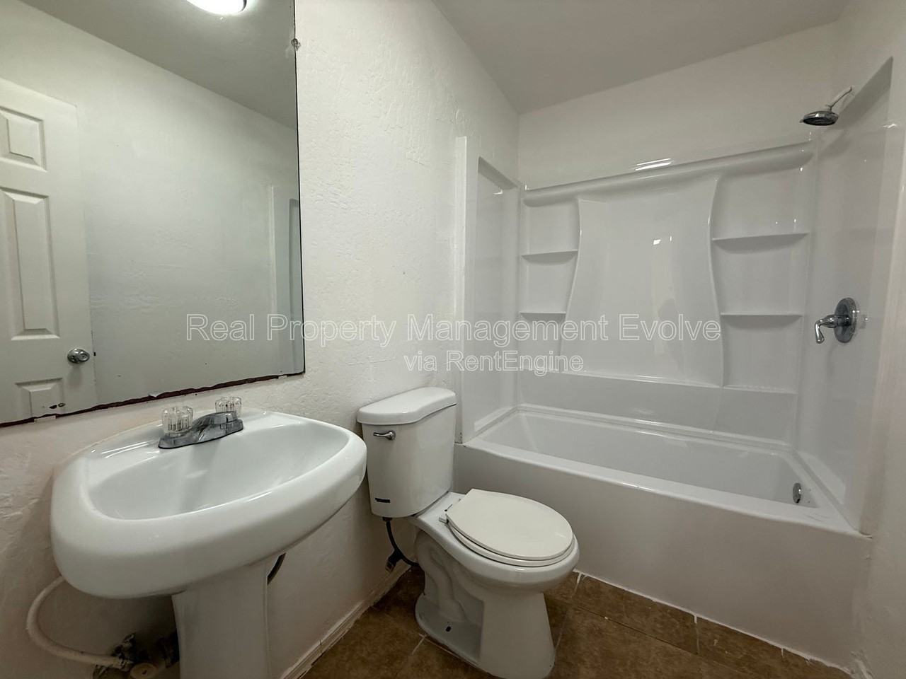 3223 W Madison St #3 - Photo 7 of 9