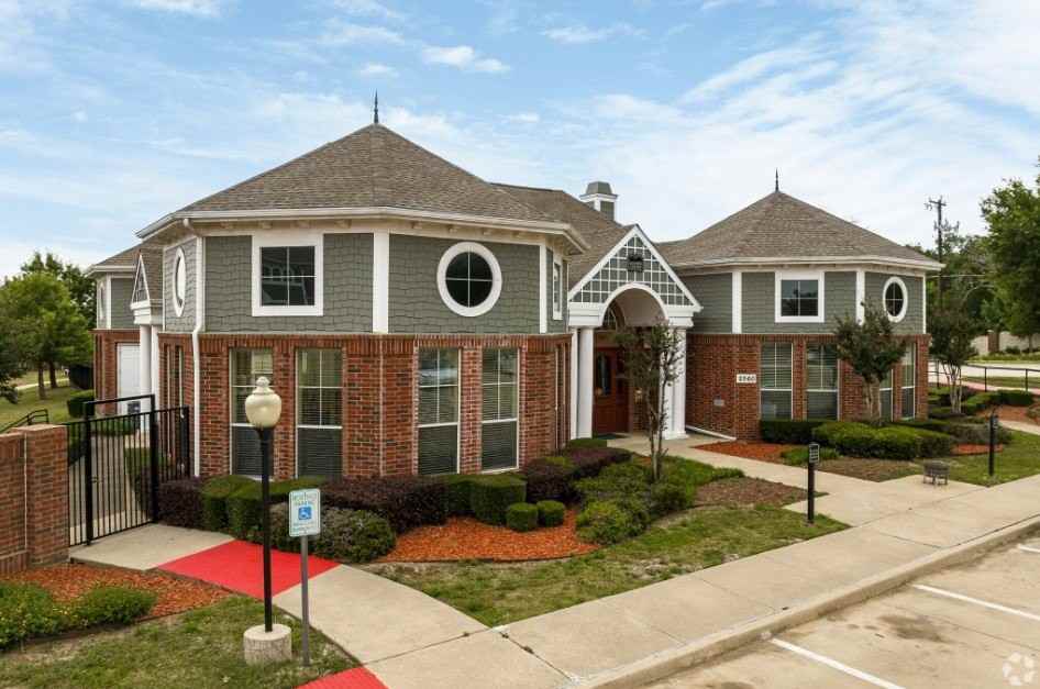 Tower Ridge Apartments - Photo 3 of 17