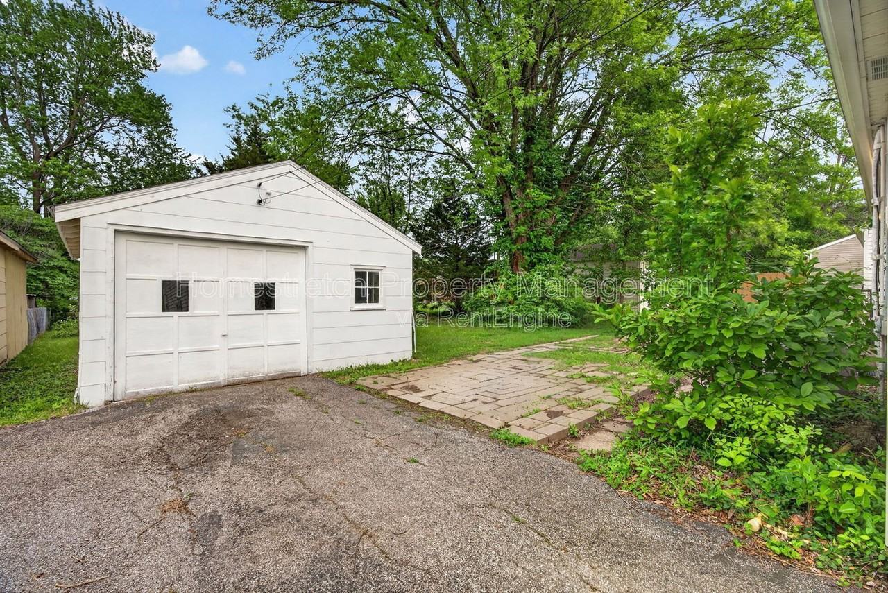 410 Mckinley Ave - Photo 4 of 31