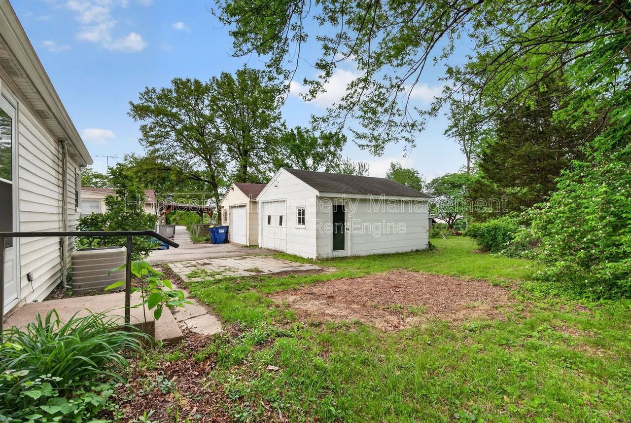 410 Mckinley Ave - Photo 6 of 31