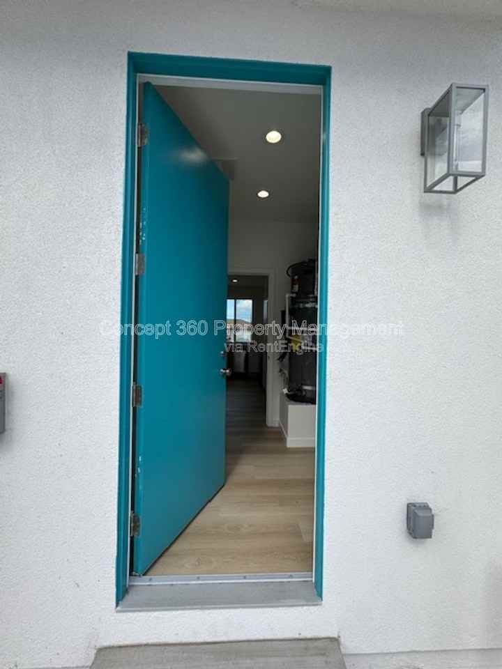 6168 Briercrest Ave - Photo 4 of 50