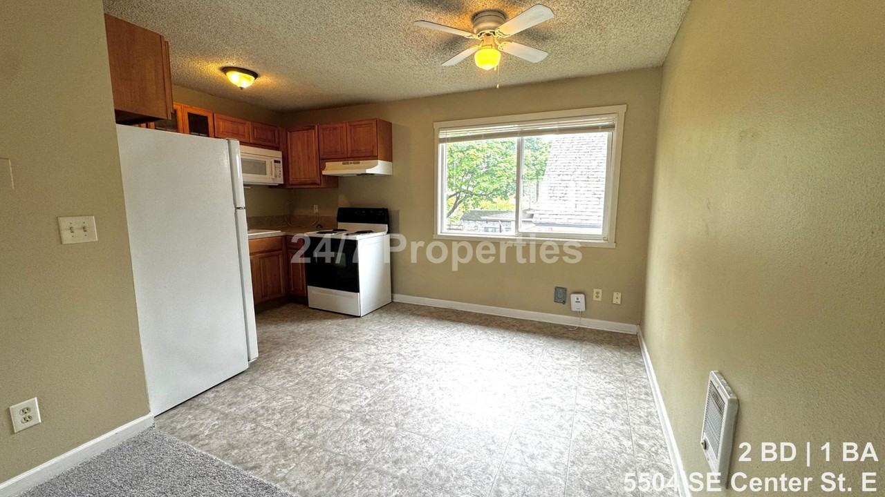 5504 Se Center St #E - Photo 5 of 12