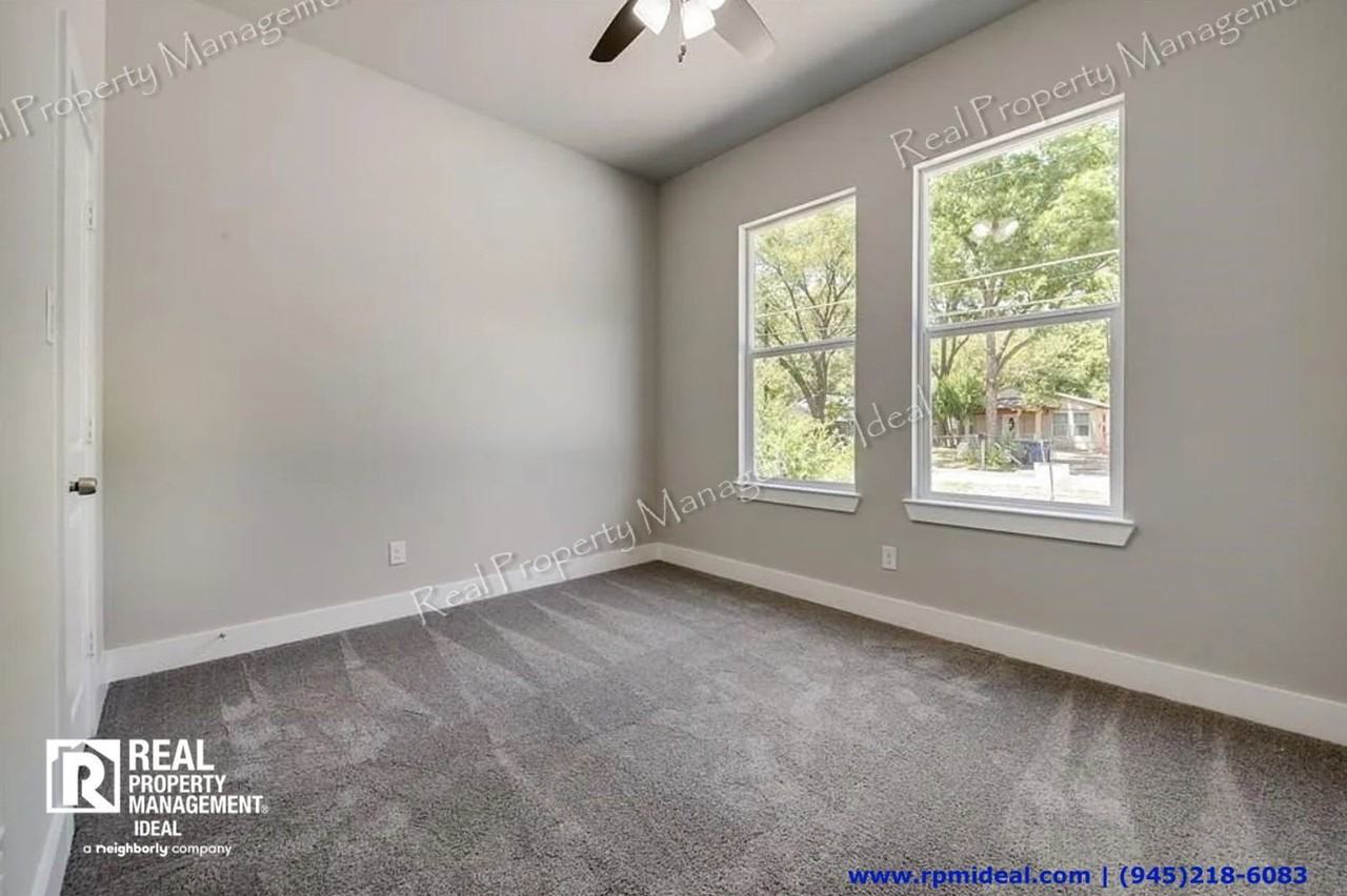 8728 Dunlap St - Photo 4 of 22