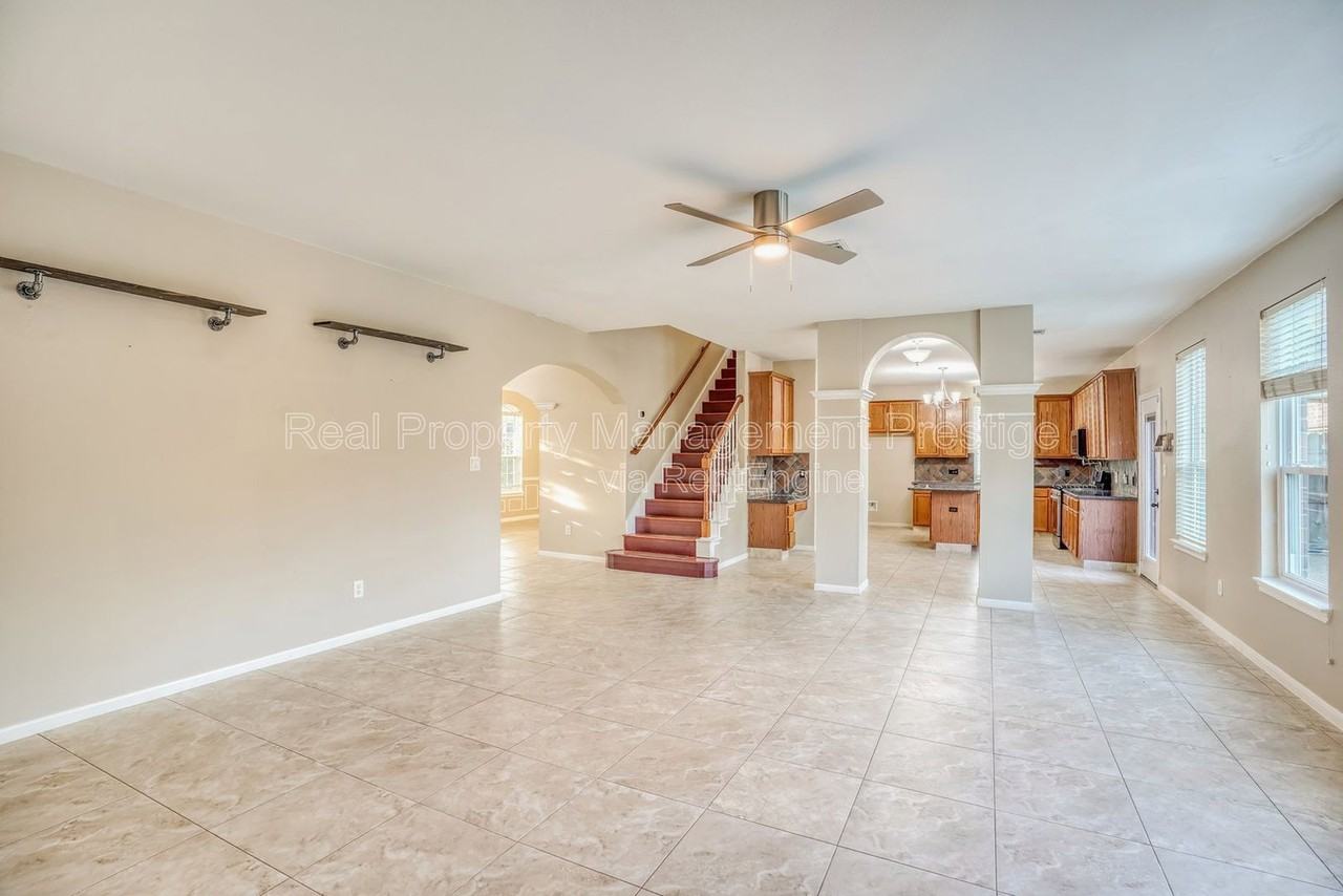 2309 San Augustine Ln - Photo 6 of 17