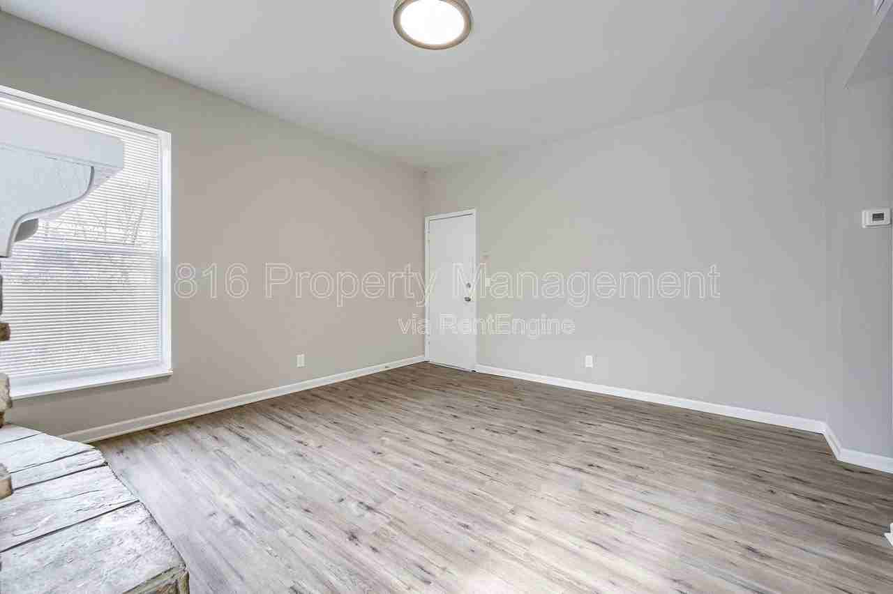 301 Benton Blvd #3 - Photo 2 of 22