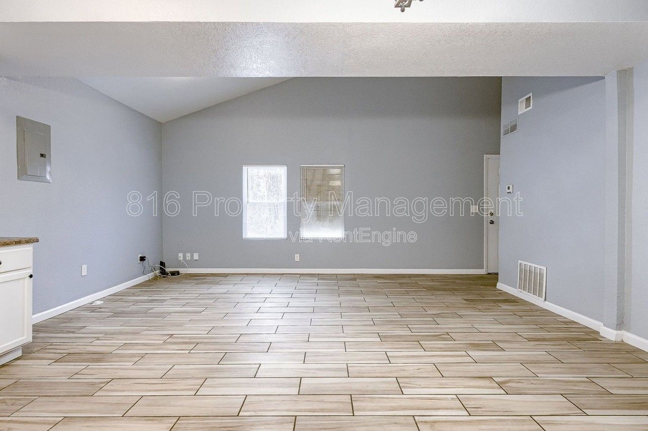 6901 Jackson Ave #6903 - Photo 3 of 23