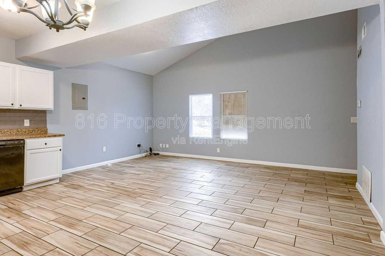 6901 Jackson Ave #6903 - Photo 4 of 23