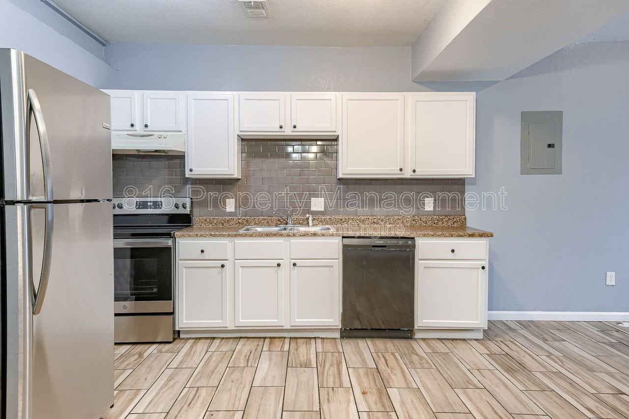 6901 Jackson Ave #6903 - Photo 5 of 23