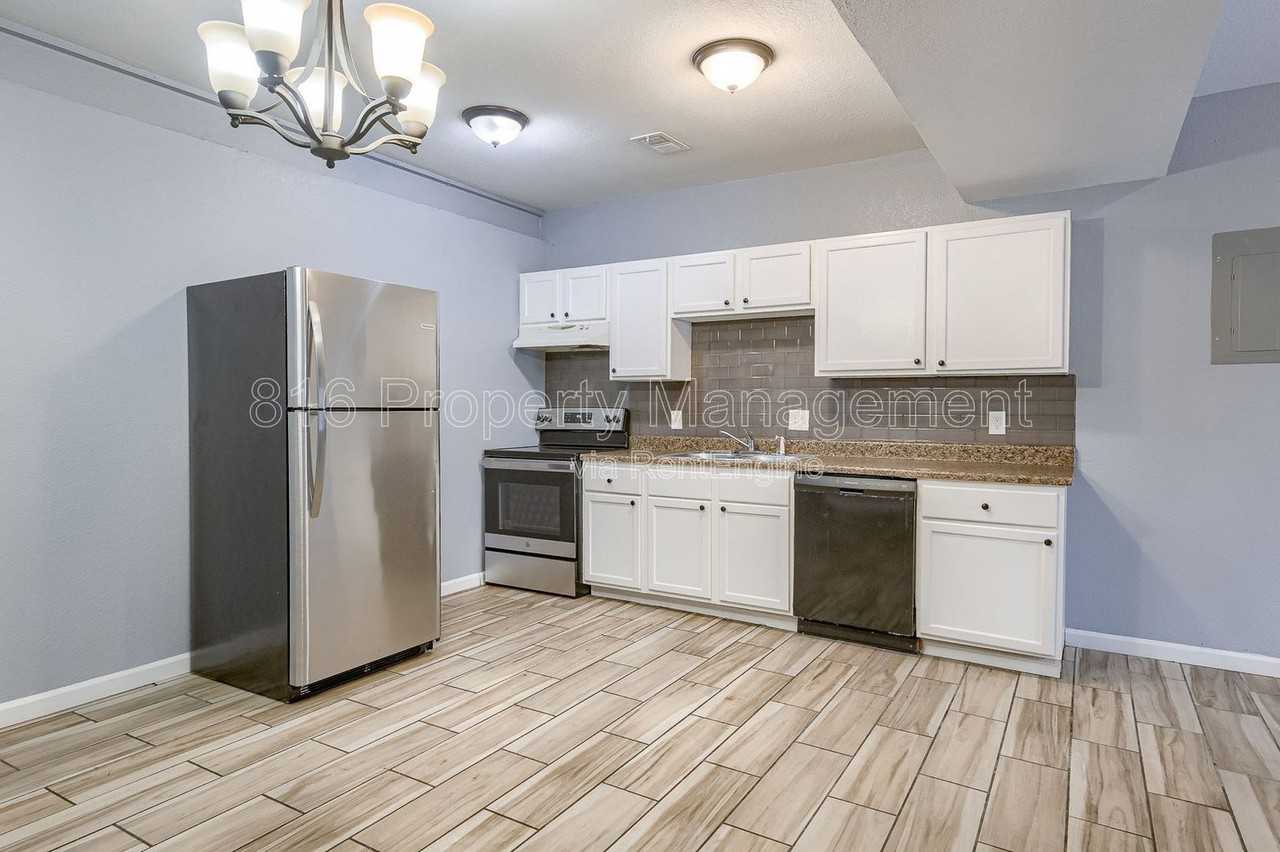 6901 Jackson Ave #6903 - Photo 6 of 23