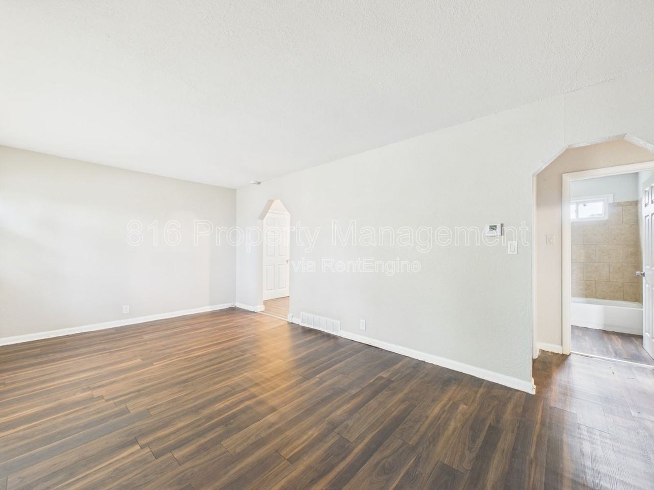 7426 Indiana Ave - Photo 5 of 26