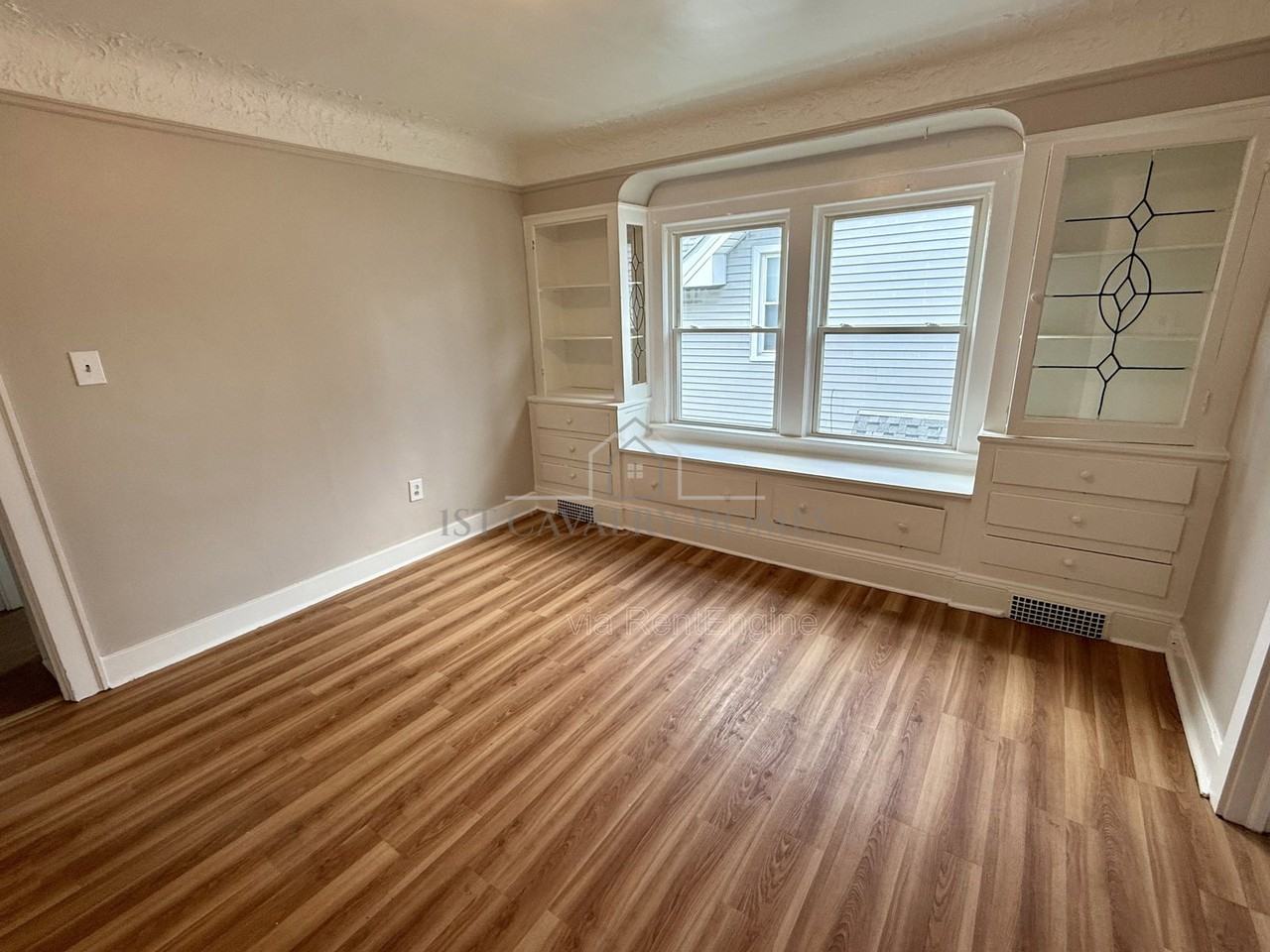 656 Hammel St - Photo 3 of 10