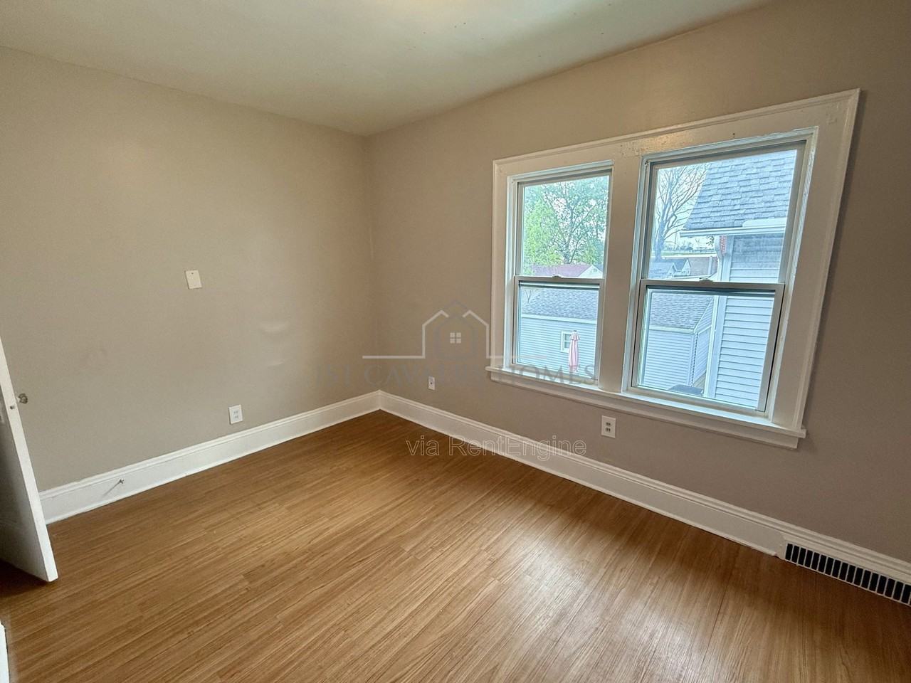 656 Hammel St - Photo 7 of 10