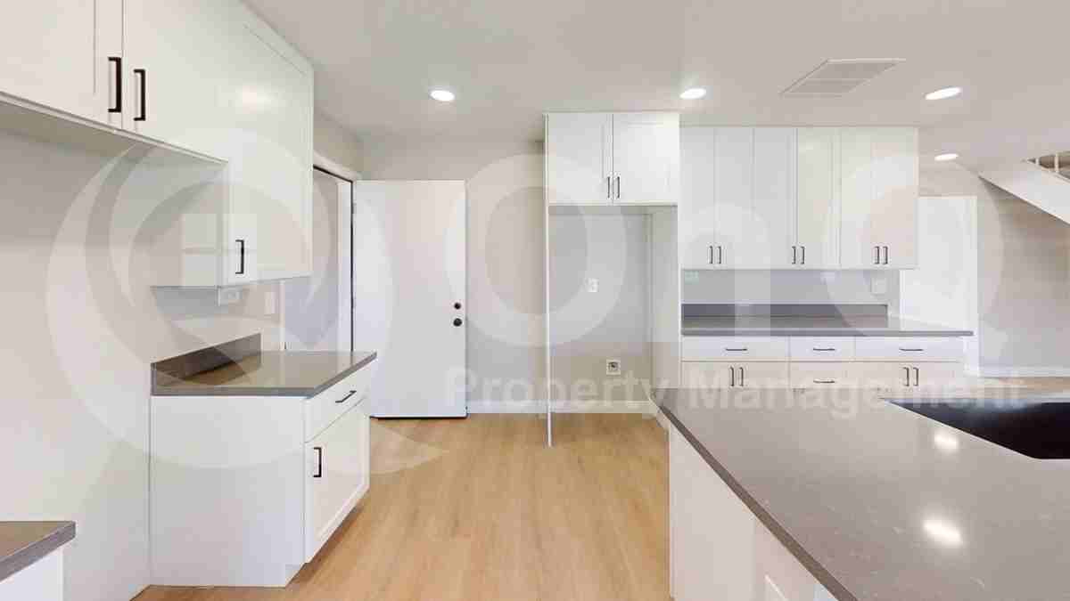 9459 N 64th Dr - Photo 4 of 18