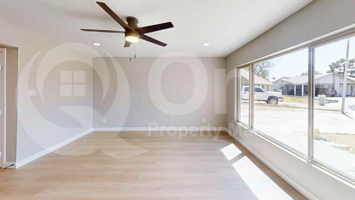 9459 N 64th Dr - Photo 6 of 18