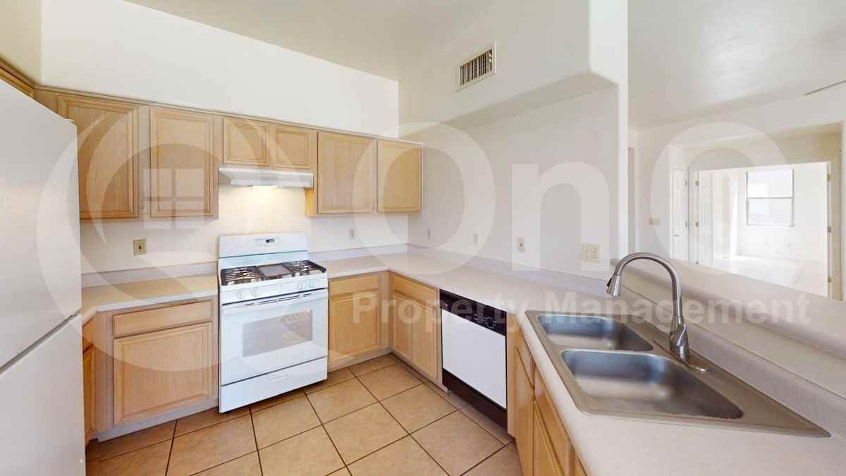 5534 S Gainsborough Rd - Photo 3 of 18