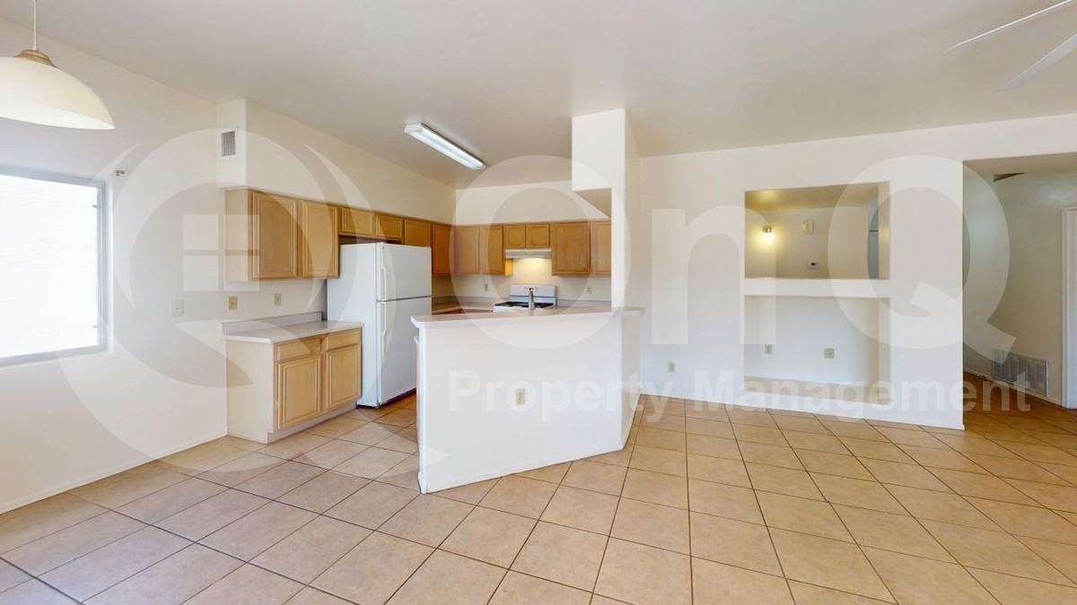 5534 S Gainsborough Rd - Photo 4 of 18