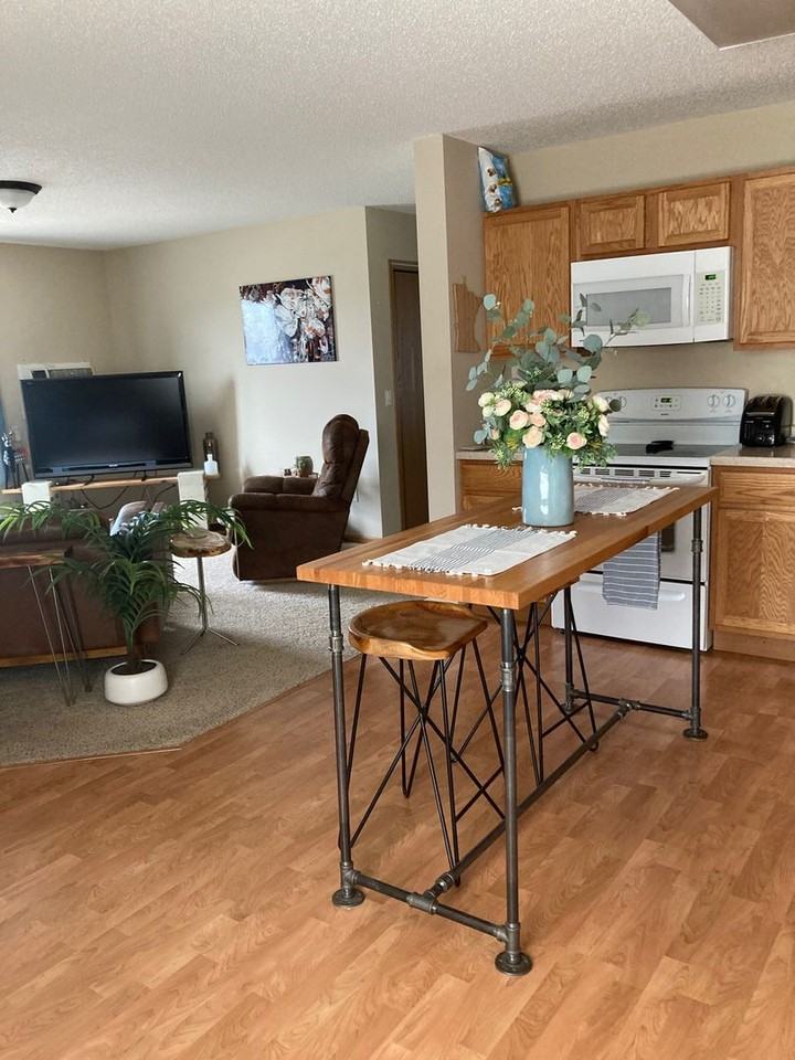 Prairie View Apartments II - Photo 3 of 13