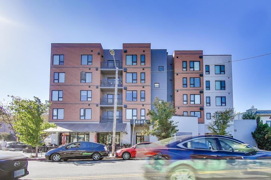 4045 Broadway - Photo 4 of 13