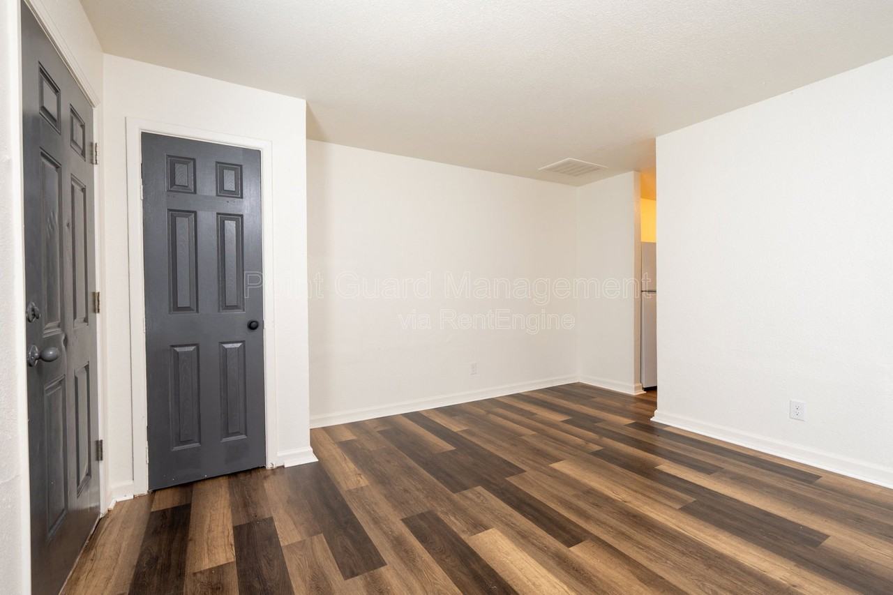 1318 N Piatt Ave #D - Photo 2 of 21