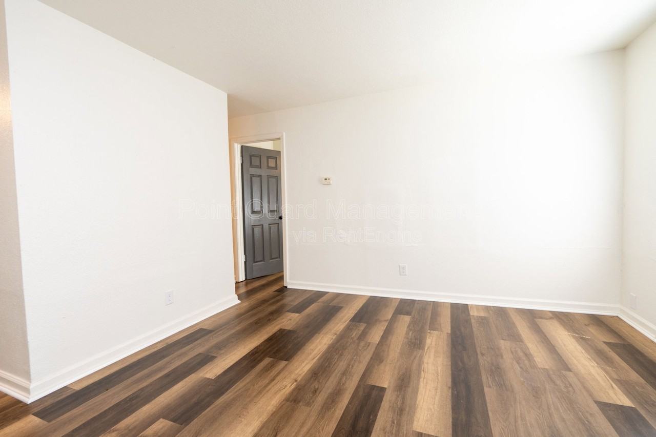 1318 N Piatt Ave #D - Photo 4 of 21