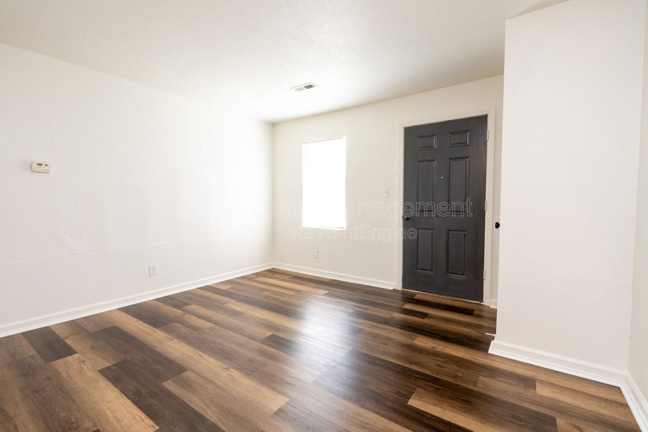 1318 N Piatt Ave #D - Photo 5 of 21