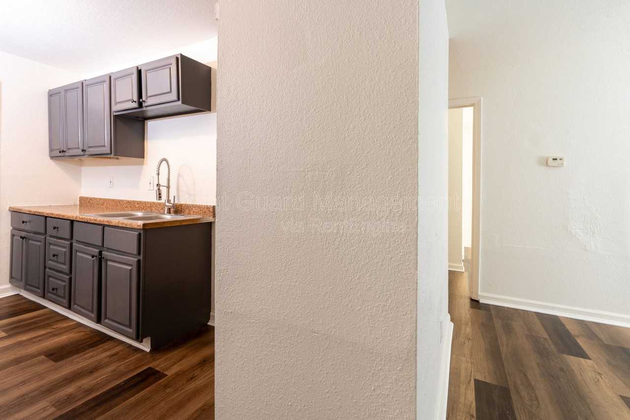 1318 N Piatt Ave #D - Photo 6 of 21