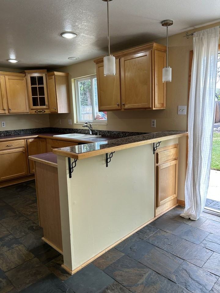 1045 Johnson Pl - Photo 4 of 21