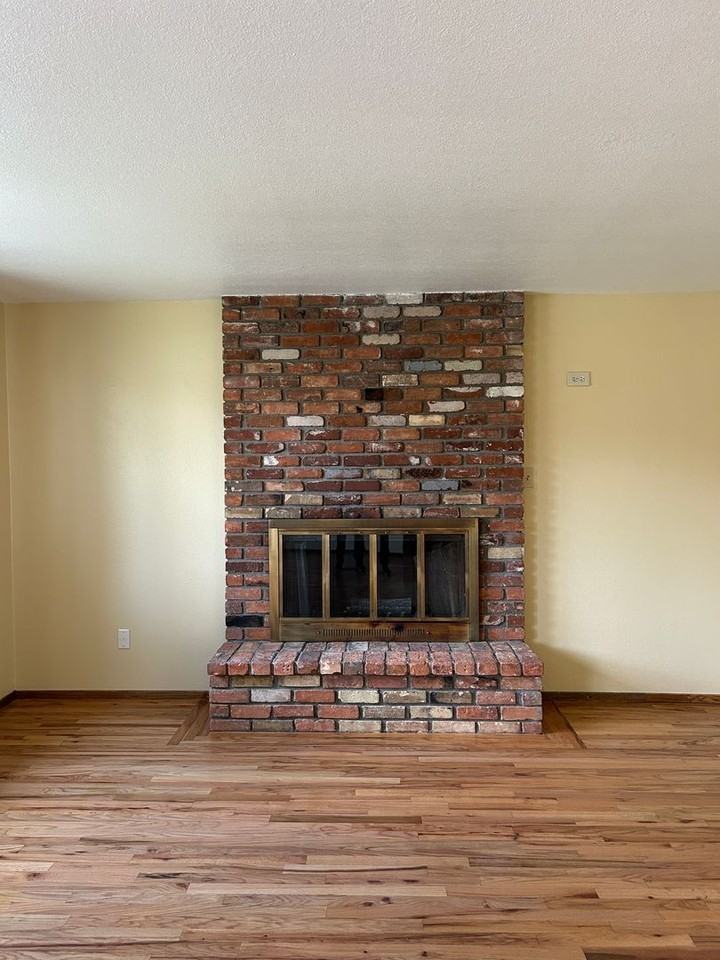 1045 Johnson Pl - Photo 7 of 21