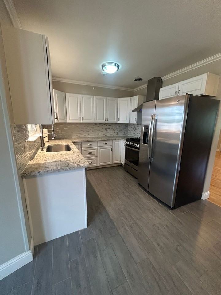 1250 Charles Dr - Photo 2 of 16