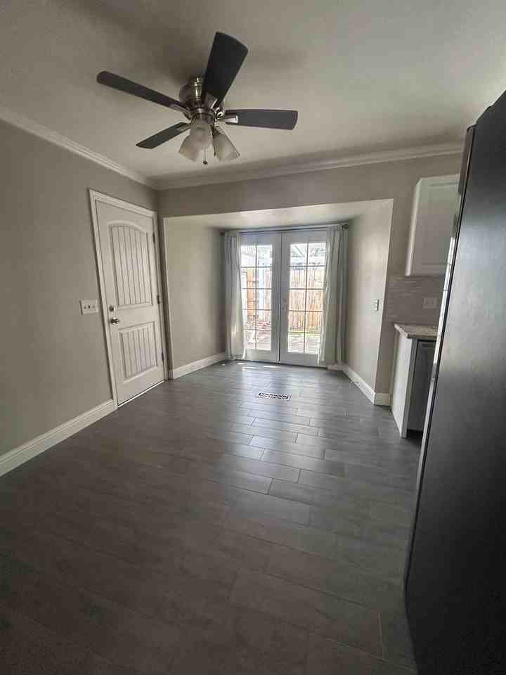 1250 Charles Dr - Photo 3 of 16