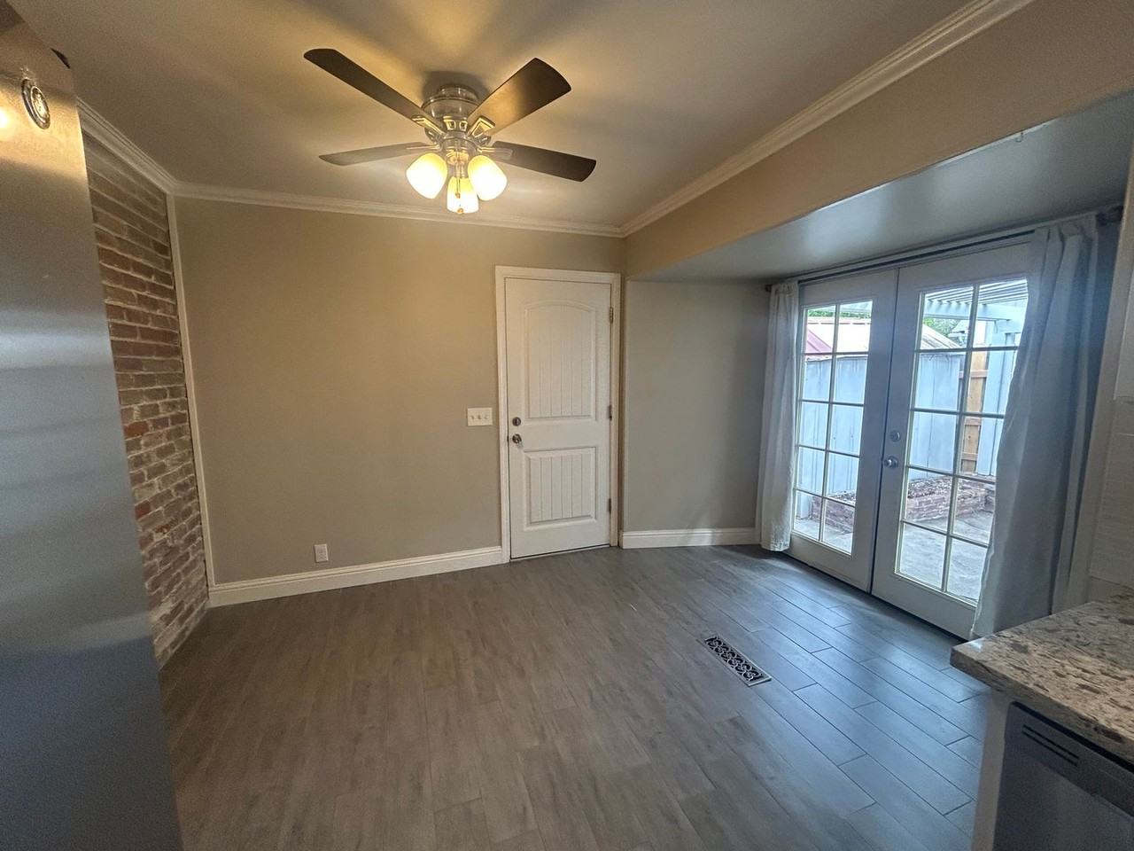 1250 Charles Dr - Photo 4 of 16