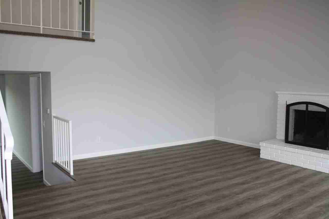 15931 Rochester St - Photo 4 of 19