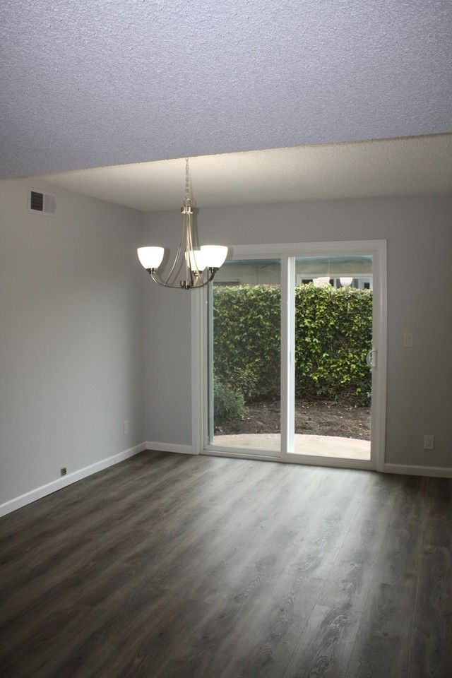 15931 Rochester St - Photo 7 of 19