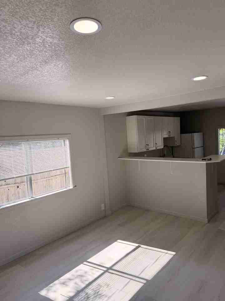 8710 Franklin St - Photo 5 of 11
