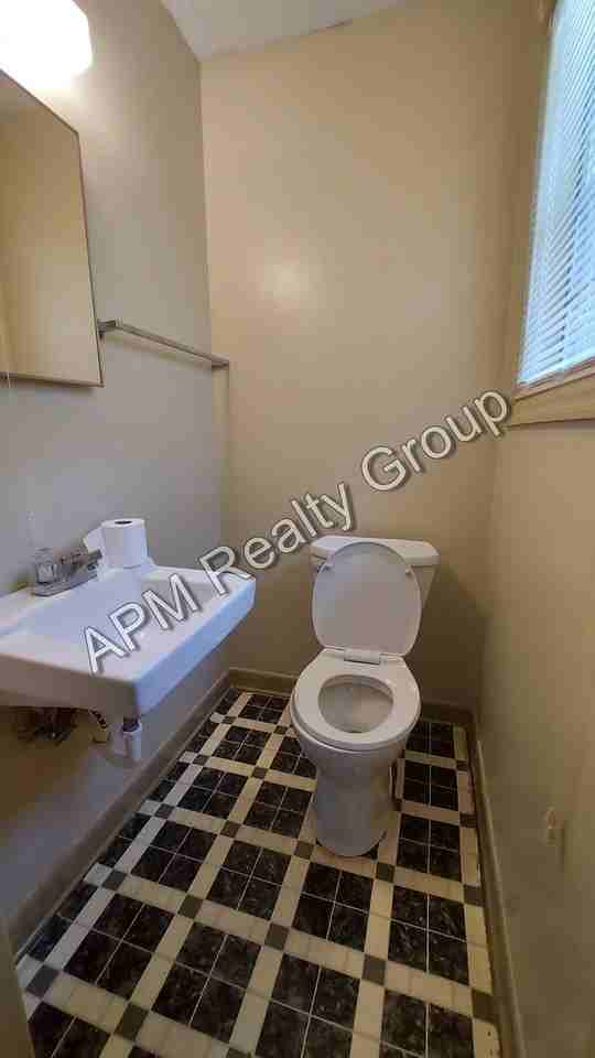 329 Ovanta Rd - Photo 4 of 14