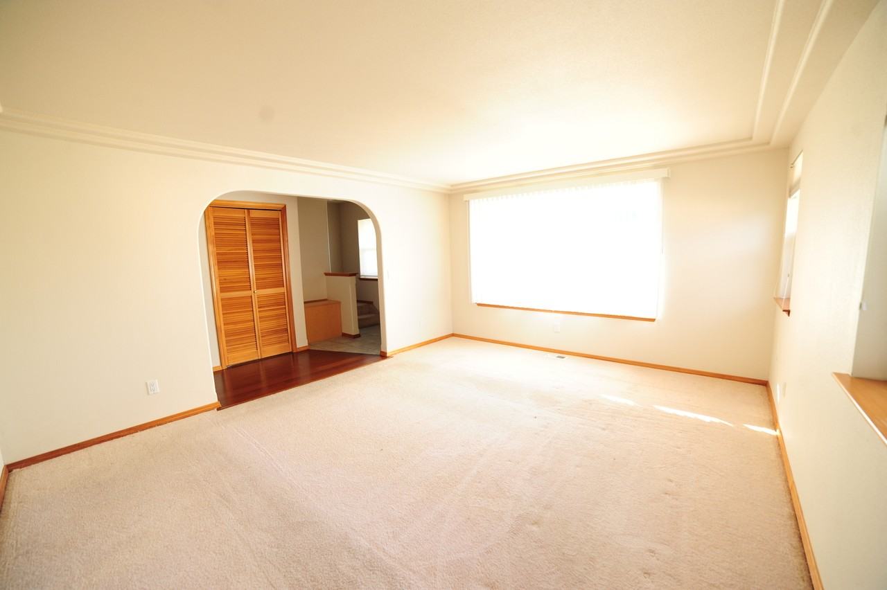 1572 Cimarron Ave - Photo 3 of 12