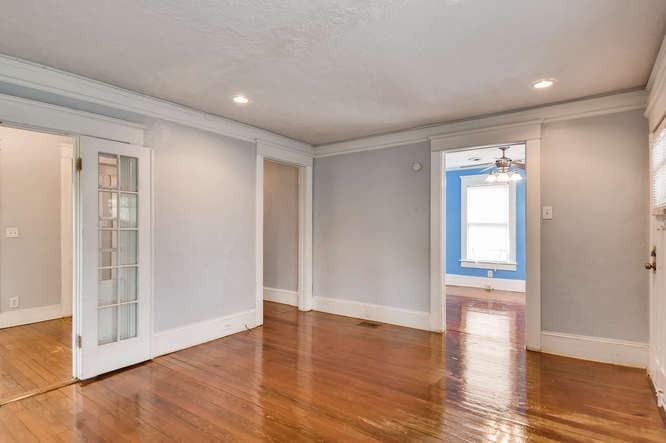 2319 Newnan St - Photo 5 of 7