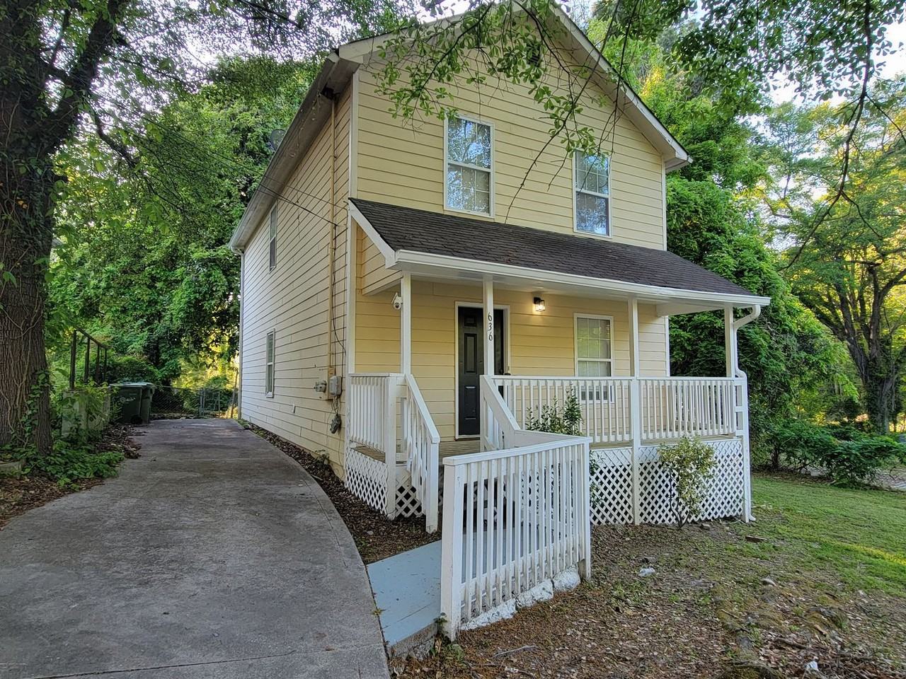 636 Woods Dr Nw - Photo 2 of 23
