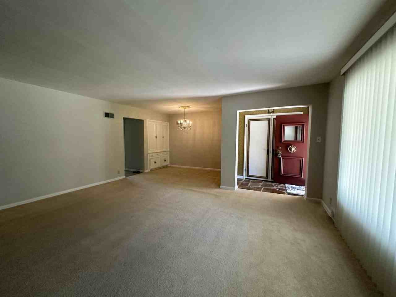 1375 Fairhaven Blvd - Photo 3 of 20