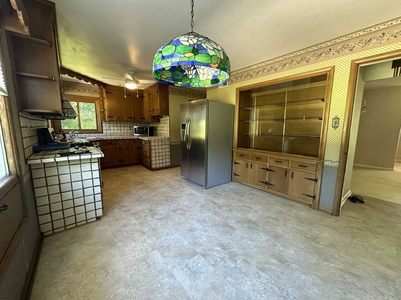 1375 Fairhaven Blvd - Photo 7 of 20