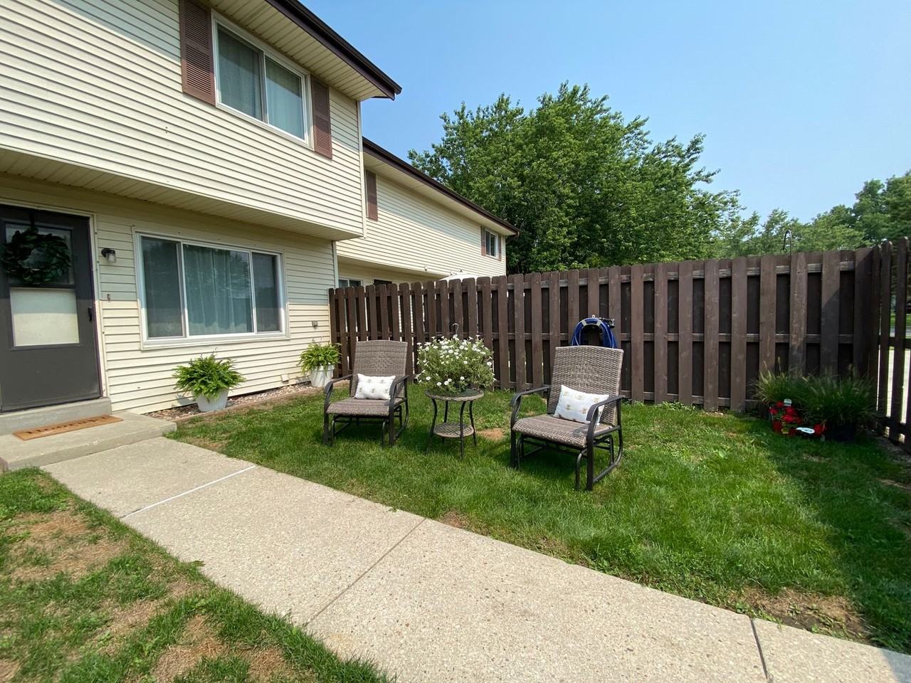 W164N11511 Squire Ct - Photo 2 of 3