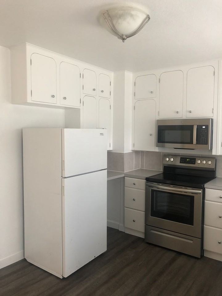 211 Pine St Ne - Photo 5 of 28