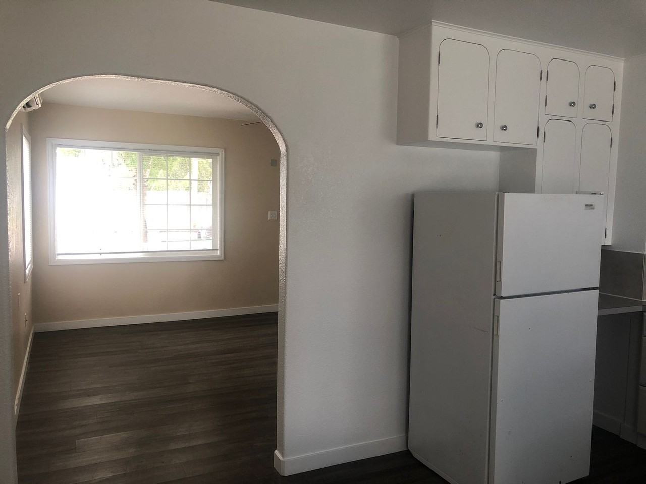 211 Pine St Ne - Photo 6 of 28