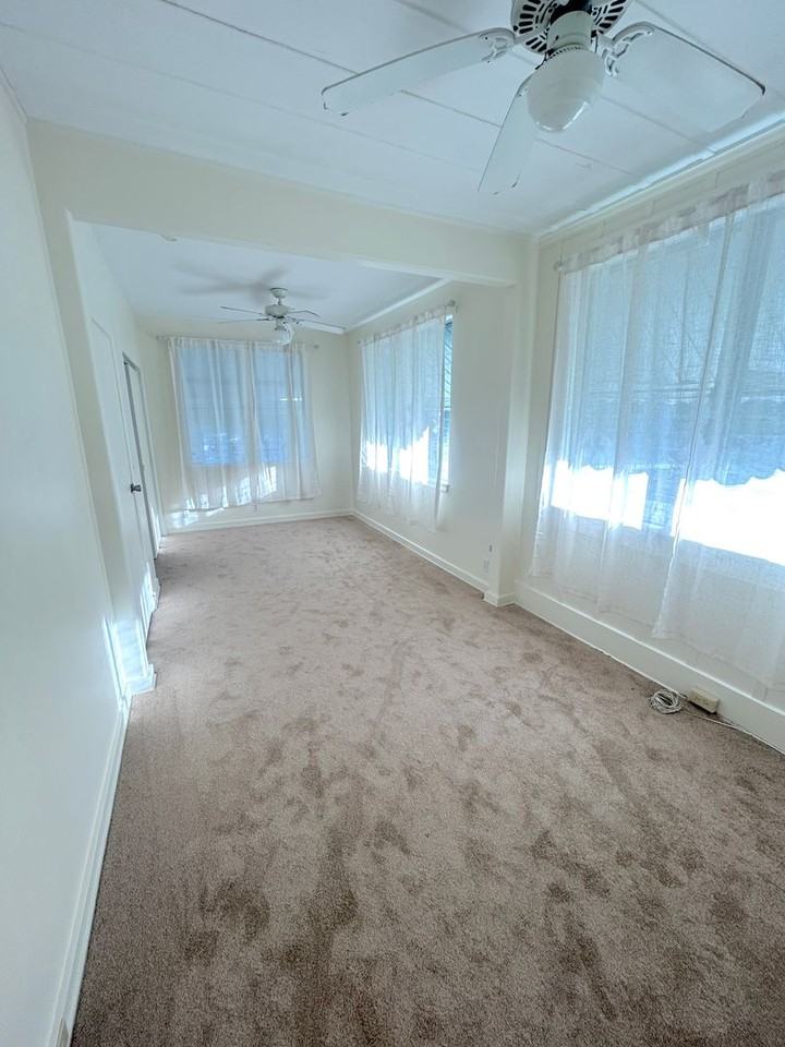 E Manoa Rd - Photo 7 of 27