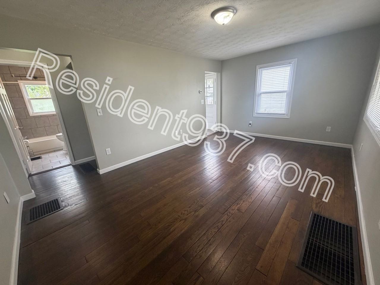 2212 Farmside Dr - Photo 3 of 15